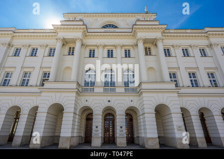 Varsavia, Polonia - 24 Luglio 2017: la facciata del palazzo Staszic (Palac Staszica) edificio neoclassico di Antonio Corazzi e Lalewicz mariana, casa di Polis Foto Stock