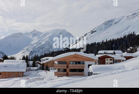 Inverno di lusso chalet di legno Austria ski resort Foto Stock