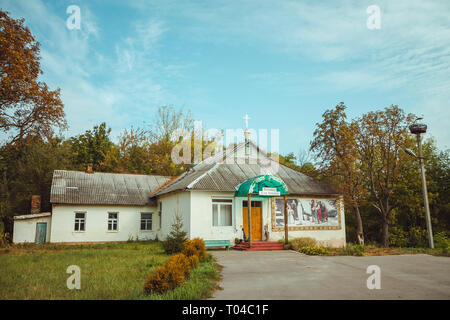 Chiesa di Cernobyl zona di esclusione. Zona radioattiva in pripjat città - abbandonato città fantasma. La storia di Cernobyl di catastrofe. Perso il posto in Ucraina Foto Stock