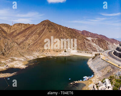 Al Rafisah Dam in Khor Fakkan negli Emirati Arabi Uniti vista aerea Foto Stock