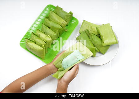 Nagasari con Jackfruit, Indonesiano tradizionale torta da farina di riso e Jackfruit Foto Stock