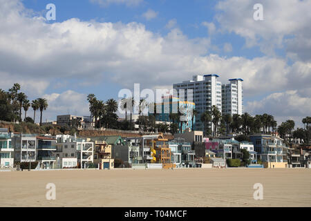 Case sulla spiaggia sul filamento di Santa Monica, Los Angeles, California, Stati Uniti d'America Foto Stock