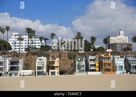 Case sulla spiaggia sul filamento di Santa Monica, Los Angeles, California, Stati Uniti d'America Foto Stock