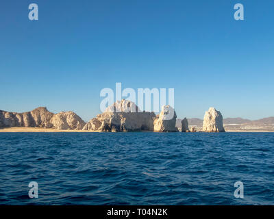 Divorzio spiaggia alla fine della penisola della Baja California a Cabo San Lucas, Messico Foto Stock