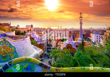 Vista della città dal Parco Guell di Barcellona, Spagna Foto Stock