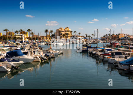 Portixol marina ormeggiate barche. Mare Mediterraneo. Palma de Mallorca. Maiorca, isole Baleari, Spagna Europa Foto Stock