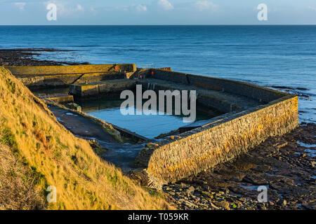 Il porto di Keiss, costruito c1820. Caithness in Scozia, Regno Unito Foto Stock