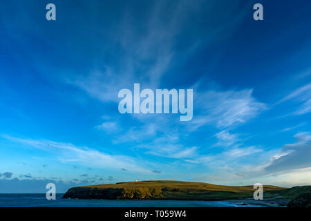 Duncansby Head over Sannick Bay, dal Ness di Duncansby, vicino a John O' Semole, Caithness in Scozia, Regno Unito Foto Stock