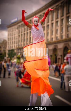 Sfilata in costume in Khreshchatyk Street a Kiev, Ucraina Foto Stock