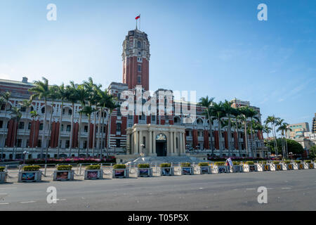 Taipei, Taiwan - Febbraio 2019: presidenziali ufficio edificio in Taipei, Taiwan. L'edificio è un famoso punto di riferimento storico nel centro di Taipei. Foto Stock
