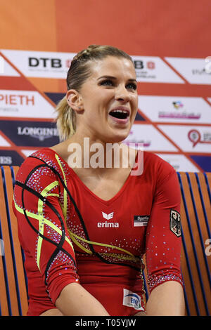 Stoccarda, Deutschland. Xvii Mar, 2019. Elisabeth Seitz (GER). GES/Ginnastica/EnBW DTB Pokal, Coppa del Mondo Donne, 17.03.2019 - GES/ginnastica artistica/Gymnastics World Cup, Stoccarda: 17.03.2019 - | Utilizzo di credito in tutto il mondo: dpa/Alamy Live News Foto Stock