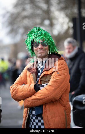Londra, UK, 17 marzo 2019 la Londra il giorno di San Patrizio Festival, ora nel suo diciassettesimo anno attira più di 125.000 persone agli eventi di Londra e alla sfilata e festival a Londra centrale e Trafalgar Square. Il tema di quest anno è #LondonIsOpen. Credito: Ilyas Ayub/ Alamy Live News Foto Stock