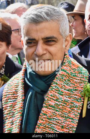 Londra, Regno Unito. 17 Marzo 2019. Sadiq Khan. St Patrick's Day Parade, Piccadilly, Londra. Credito UK: michael melia/Alamy Live News Foto Stock