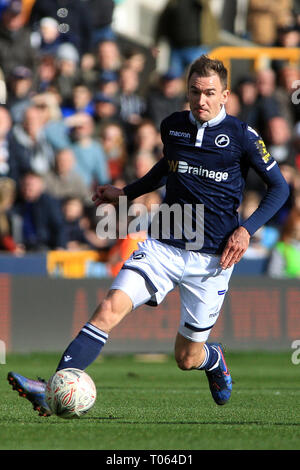 Londra, Regno Unito. Xvii Mar, 2019. Jed Wallace di Millwall in azione. La Emirates FA Cup quarti di finale di partita, Millwall v Brighton & Hove Albion In Den a Londra la domenica 17 marzo 2019. Questa immagine può essere utilizzata solo per scopi editoriali. Solo uso editoriale, è richiesta una licenza per uso commerciale. Nessun uso in scommesse, giochi o un singolo giocatore/club/league pubblicazioni. pic da Steffan Bowen/Andrew Orchard fotografia sportiva/Alamy Live news Credito: Andrew Orchard fotografia sportiva/Alamy Live News Foto Stock