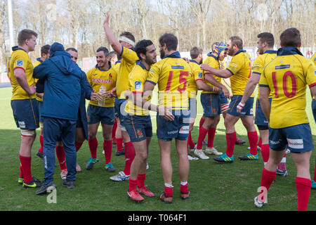 Colonia, Germania. Xvii Mar, 2019. Rugby: Campionato Europeo, Divisione 1A, Europa del campionato 2019, Germania - Spagna, giornata 5: Giubileo degli Spagnoli dopo la fine del gioco e ha vinto il vice-Campionato Europeo. Foto: Jürgen Kessler/dpa Credito: dpa picture alliance/Alamy Live News Foto Stock