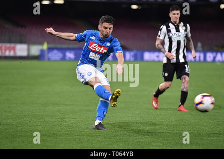 Napoli, Italia. Xvii Mar, 2019. Foto Cafaro/LaPresse 17 Marzo 2019 Napoli, Italia sport calcio Napoli vs Udinese - Campionato di calcio di Serie A TIM 2018/2019 - Stadio San Paolo. Nella foto: Dries Mertens (SSC Napoli). Foto Cafaro/LaPresse Marzo 17, 2019 napoli, Italia sport soccer Napoli vs Udinese - Italian Football Championship League A TIM 2018/2019 - Stadio San Paolo. Nel pic: Dries Mertens (SSC Napoli). Credito: LaPresse/Alamy Live News Foto Stock