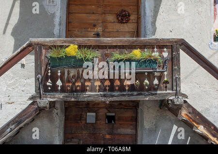 Vecchia porta di legno fatti a mano Foto Stock