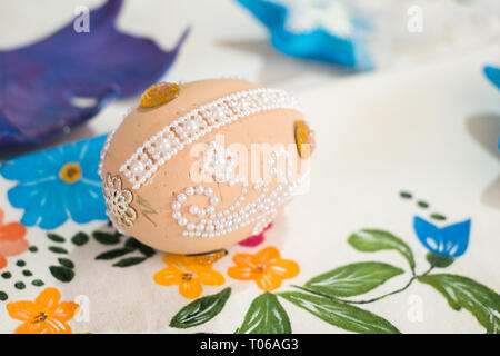 Malaga, Spagna - 18 maggio 2018. Negozio di artigianato con souvenir Spagnolo nella città di Malaga, Spagna. Foto Stock