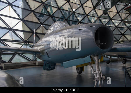 Repubblica F 84G-31-RE Thunderjet aeroplano a display in serbo museo aeronautico a Belgrado Foto Stock