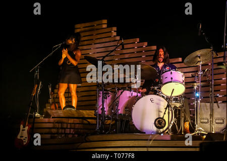 Bologna, Italia. Il 17 marzo 2019. Firenze + la macchina eseguire nella loro prima data del tour in Italia. Firenze + la macchina sono ora per il loro nuovo 'alta come speranza Tour'. Luigi Rizzo/Alamy Live News Foto Stock