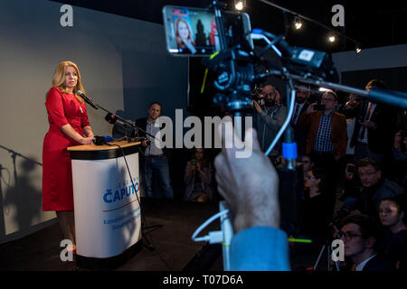 Slovacca candidato presidenziale Zuzana Caputova parla durante una conferenza stampa dopo il primo turno delle elezioni presidenziali in Bratislava, Slovacchia, il 16 marzo 2019. Avvocato Zuzana Caputova ha vinto chiaramente il primo turno delle elezioni presidenziali in Slovacchia e avanzati per il secondo round insieme con la Commissione europea (CE) Vicepresidente Maros Sefcovic. (CTK foto/Martin Mikula) Foto Stock