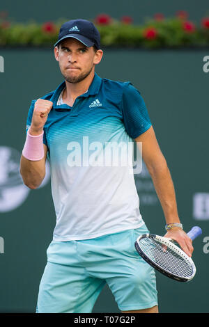 Marzo 17, 2019: Dominic Thiem (AUT) in azione dove egli ha sconfitto Roger Federer (SUI) 6-3, 3-6, 7-5 nella fase finale del BNP Paribas Open a Indian Wells Tennis Garden di Indian Wells, California. Â©Mal Taam/TennisClix/CSM Foto Stock