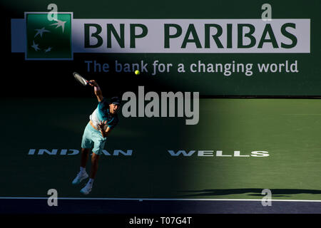 Marzo 17, 2019: Dominic Thiem (AUT) in azione dove egli ha sconfitto Roger Federer (SUI) 6-3, 3-6, 7-5 nella fase finale del BNP Paribas Open a Indian Wells Tennis Garden di Indian Wells, California. Â©Mal Taam/TennisClix/CSM Foto Stock