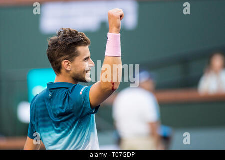 Marzo 17, 2019: Dominic Thiem (AUT) festeggia dopo aver sconfitto Roger Federer (SUI) 6-3, 3-6, 7-5 nella fase finale del BNP Paribas Open a Indian Wells Tennis Garden di Indian Wells, California. Â©Mal Taam/TennisClix/CSM Foto Stock