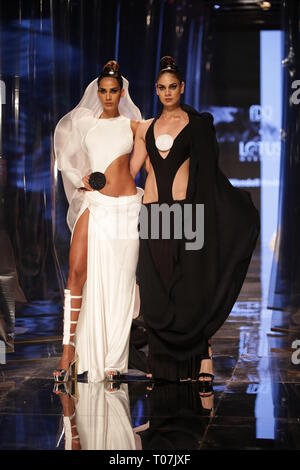 New Delhi, India. 16 Mar, 2019. I modelli a piedi sulla rampa durante l'India Fashion Week Gran Finale 2019 Credit: Jyoti Kapoor/Pacific Press/Alamy Live News Foto Stock