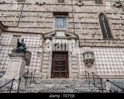 L'Italia, l'Umbria, Perugia, IV Novembre piazza, Palazzo dei Priori Foto Stock