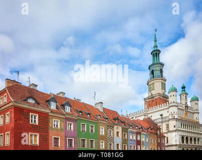 Poznan Città Vecchia case colorate e Municipio di architettura, Polonia. Foto Stock