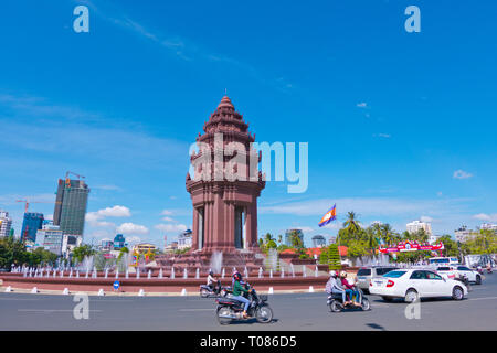 Indipendenza monumento, Neak Banh Teuk Park, Phnom Penh, Cambogia, Asia Foto Stock