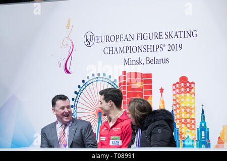 Brian Orsero, Javier Fernandez e Laia Papell dalla Spagna in Kiss e grido durante il 2019 campionati europei Foto Stock