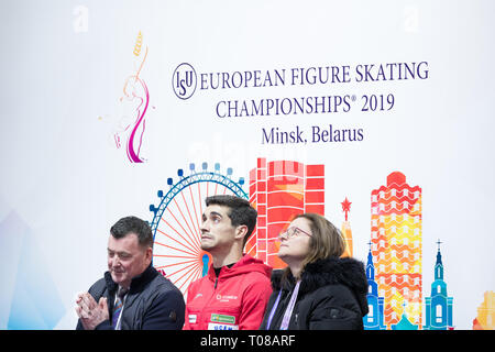 Brian Orsero, Javier Fernandez dalla Spagna e Laia Papell nel bacio e grido durante il 2019 campionati europei Foto Stock