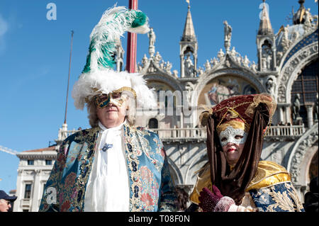 Venezia, Italia - Febbraio 23 2019: le maschere del carnevale di Venezia 2019 Foto Stock