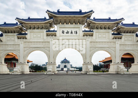 Taipei, Taiwan - Marzo 2019: Porta di Piazza della Libertà a Chiang Kai-shek Memorial Hall di Taipei, Taiwan. Piazza della Libertà è un punto di riferimento in Taipei Foto Stock