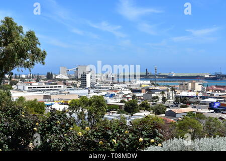 Vista di Geraldton dal HMAS Sydney II memorial lookout Foto Stock