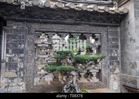 Cortile interno, Zhu Family House, Jianshui antica Città, Provincia di Yunnan in Cina Foto Stock