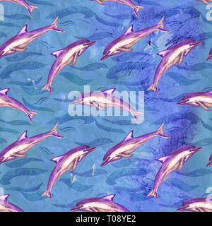 A breve becco delfino comune in viola la tavolozza dei colori, dipinte a mano illustrazione ad acquerello, seamless pattern sull oceano blu con superficie backgroun onde Foto Stock