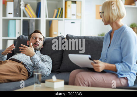 La paziente parla Foto Stock