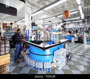 Stazione di checkout. Khan's Department Store Peckham, Londra, Regno Unito. Architetto: Benedetto OLooney Arch, 1935. Foto Stock