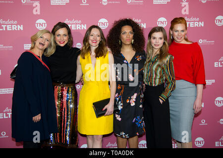 Da sinistra: Johanna GASTDORF, attrice, Nadja BECKER, attrice, Lavinia WILSON, attrice, Rebecca lina, attrice, Maike JUETTENDONK, JÃ ttendonk, attrice, Henny REENTS, attrice, tappeto rosso, tappeto rosso mostra, Arrivo Arrivo, Premiere "Altri genitori 'il 14 marzo 2019 presso la Residenz cinema in Koeln. | Utilizzo di tutto il mondo Foto Stock