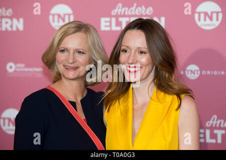 Da sinistra: Johanna GASTDORF, attrice, Lavinia WILSON, attrice, ritratto, portrÃ t, ritratto, ritagliato immagine singola, unico motivo, tappeto rosso, tappeto rosso mostra, Arrivo Arrivo, premiere "Altri genitori" il 14 marzo 2019 a Residenz-Kino a Colonia. | Utilizzo di tutto il mondo Foto Stock