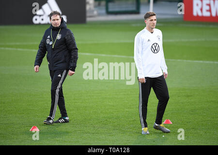 DFB assistant coach Marcus Sorg (Germania) e Niklas Stark (Germania). GES / Calcio / Nazionale: DFB-formazione, 17.03.2019 Calcio: la squadra nazionale di calcio tedesca, formazione pratica, Wolfsburg, Marzo 17, 2019 | Utilizzo di tutto il mondo Foto Stock