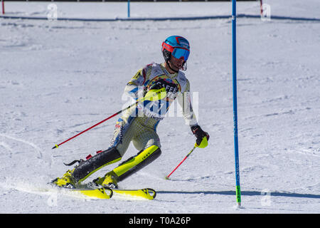 Soldeau-el Tarter, Andorra. Xvii Mar, 2019. MIKAELA SHIFFRIN USA prende parte alla gara corsa per gli uomini la gara di slalom della Coppa del mondo FIS sci alpino finali di Soldeau-El Tarter nel Principato di Andorra, il 17 marzo 2019. Credito: Martin Silva Cosentino/Alamy Live News Foto Stock