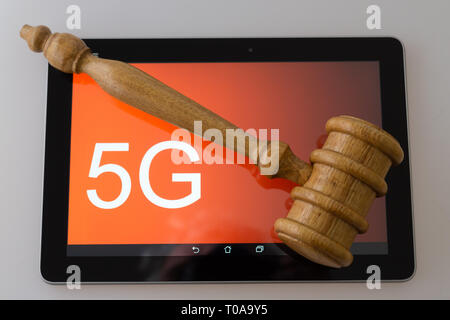 Mainz, Germany, March 19 2019: Symbolic picture for start of the 5G frequency auction.             Credit: Juergen Schwarz/Alamy Live News Foto Stock