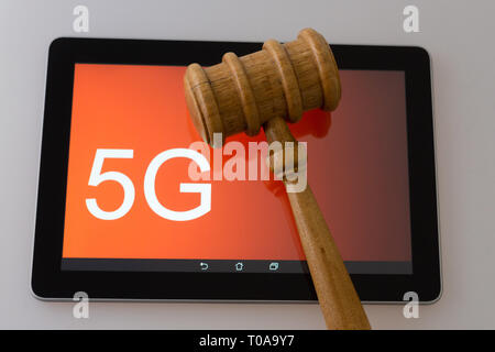 Mainz, Germany, March 19 2019: Symbolic picture for start of the 5G frequency auction.             Credit: Juergen Schwarz/Alamy Live News Foto Stock