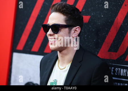 Hollywood, Stati Uniti. Xviii Mar, 2019. HOLLYWOOD, Los Angeles, CA, Stati Uniti d'America - 18 Marzo: il comico Pete Davidson arriva a Los Angeles prima di Netflix "sporco" tenutasi presso ArcLight cinema Hollywood di Marzo 18, 2019 a Hollywood e Los Angeles, California, Stati Uniti. (Foto di Xavier COLLIN/Image Press Agency) Credito: Image Press Agency/Alamy Live News Foto Stock