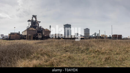 L'ex SSI / Corus / Tata British Steel altoforno a Redcar, Teesside, subendo lavori di demolizione Foto Stock