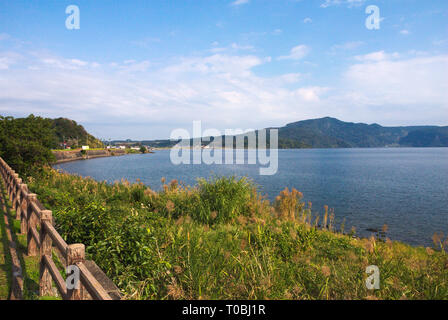 Il lago di Ikeda, Ibusuki, Prefettura di Kagoshima, Kyushu, Giappone Foto Stock